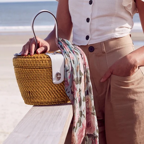 Patricia Nash Caselle Basket Purse with Tan & Crackled Rose Scarf - Picture 1 of 15